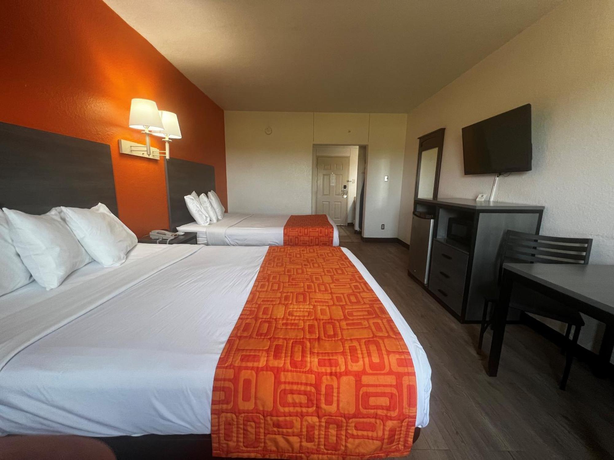 Howard Johnson By Wyndham Galveston Exterior photo